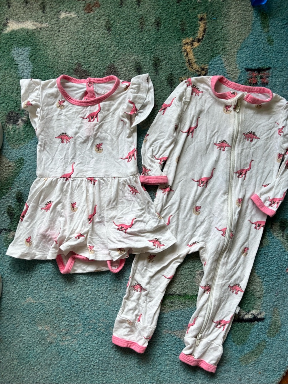 Kyte BABY White and Pink Dinosaur Pajama Set - 2-Piece